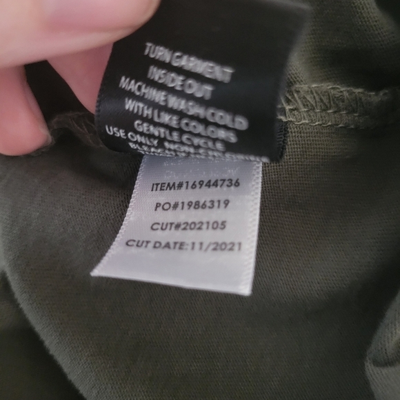 Torrid Floral Cold Shoulder Green Top Size 0 - Large - Picture 11 of 11